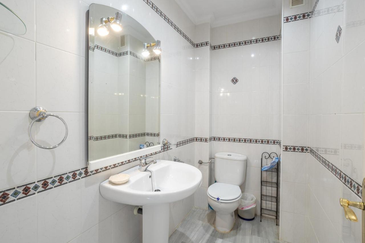 Las Flores 5 - Large Townhouse Нерха Екстериор снимка