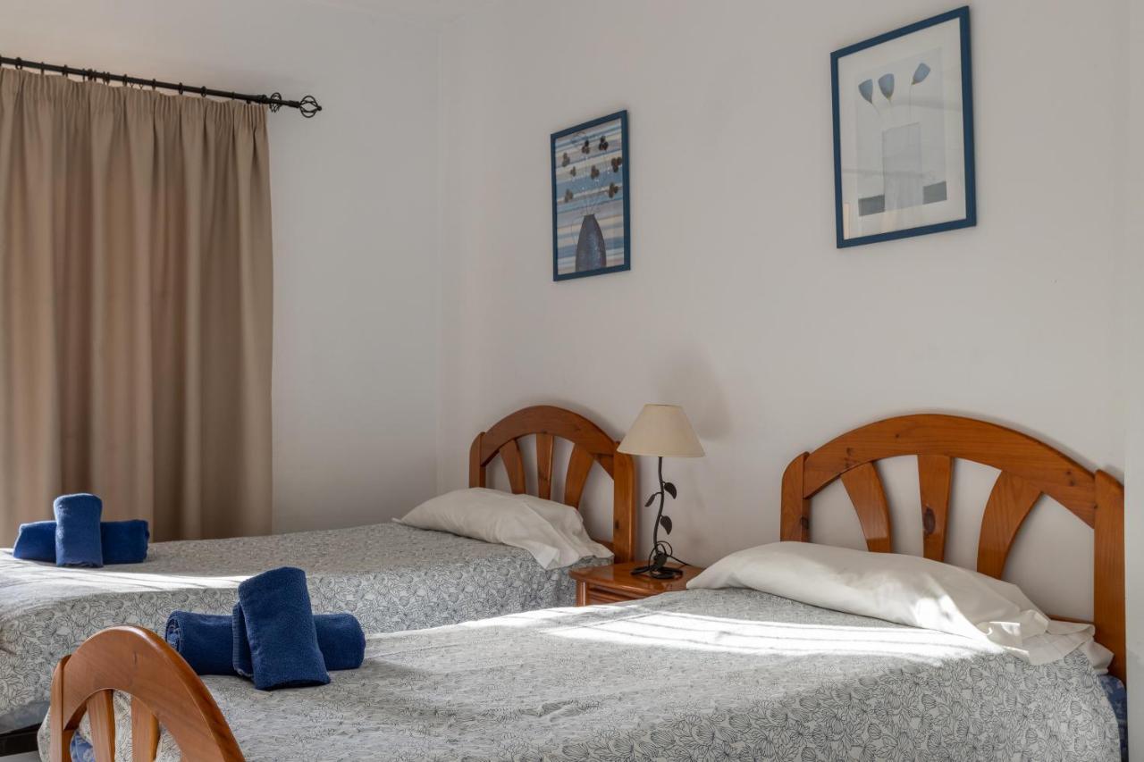 Las Flores 5 - Large Townhouse Нерха Екстериор снимка